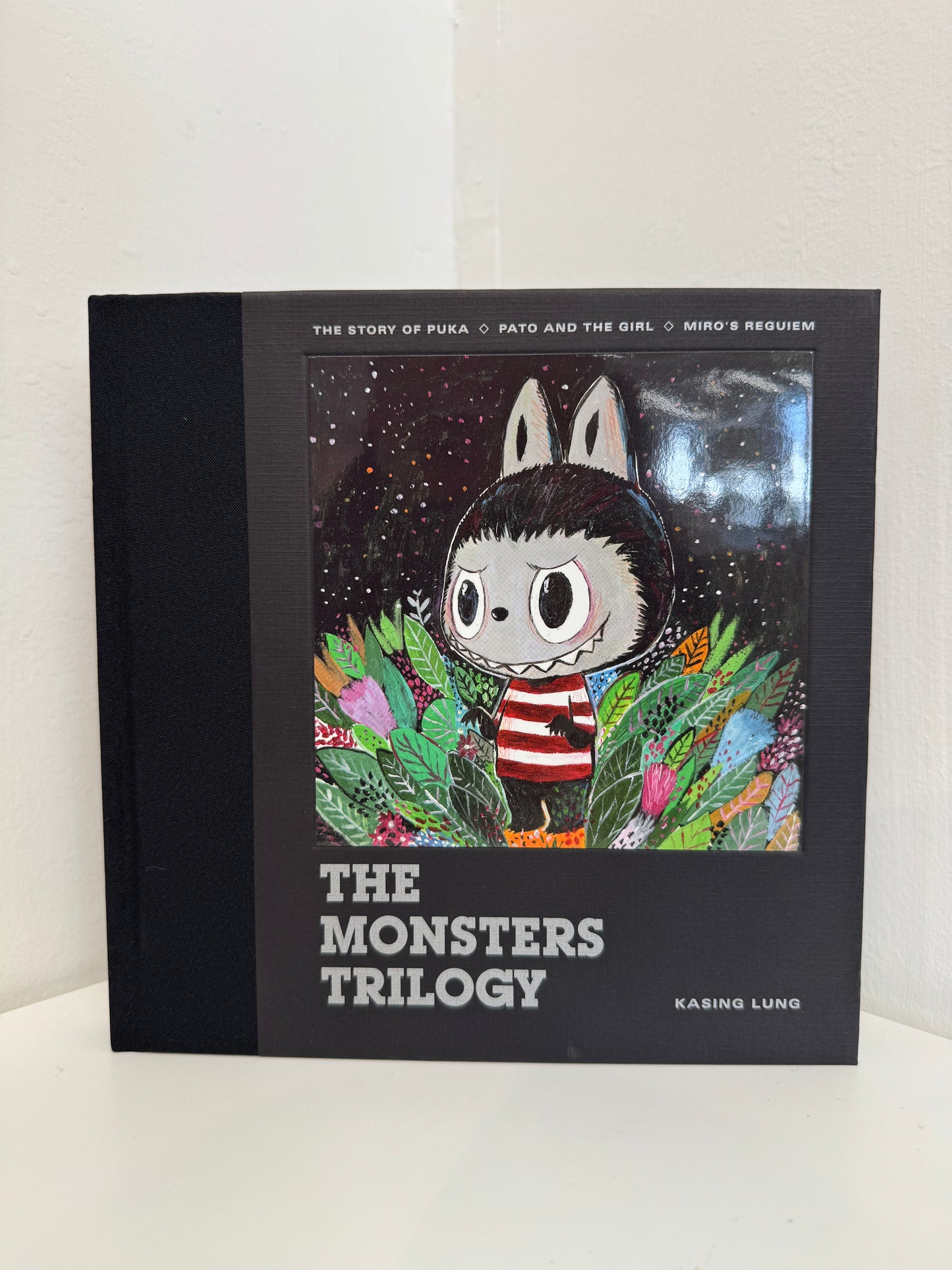 Kasing Lung - The Monsters Trilogy English Book + Poster (Puka, The Monsters, Zimomo)