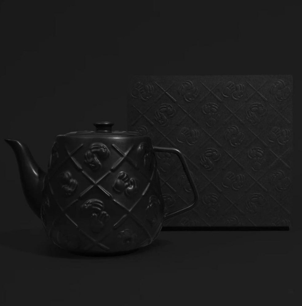 KAWS - Teapot ( Black)