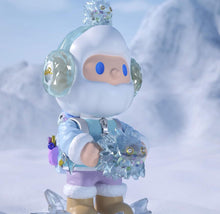 Load image into Gallery viewer, Instinctoy Hiroto Ohkubo- Ice Liquid With Bob ( Farmer Bob x Instinctoy x Finding Unicorn)
