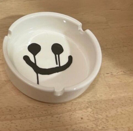 Madsaki - Smiley Ashtray