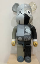 Load image into Gallery viewer, Companion 2002 Be@rbrick (Grey) 1000%
